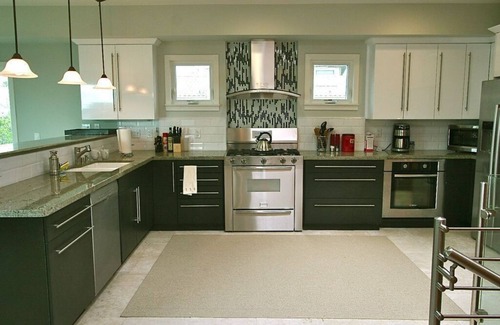 Oxnard Shores House | Modern beach house pet friendly