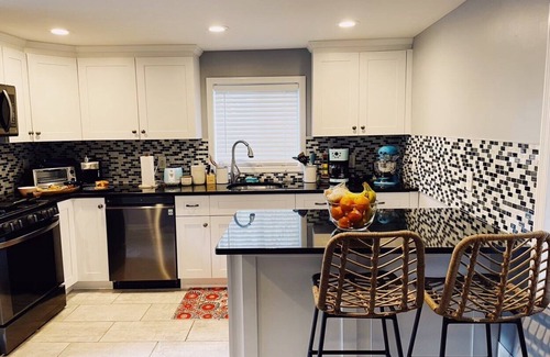 Long Branch House | Modern Beach house “CAIS” 1mile from the Beach and Pier Village