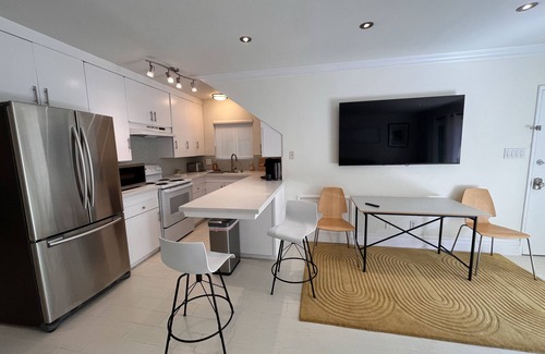 Playa Del Rey Apartment | Modern Beach Living, Lower Unit