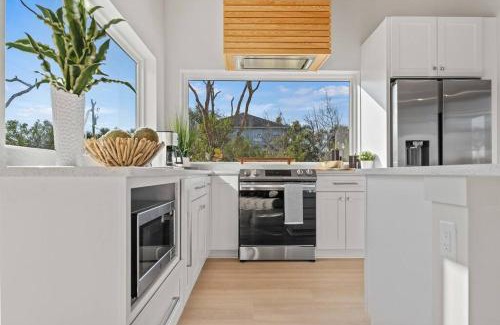 Marineland Acres House | Modern Beach Oasis Steps from the Shore