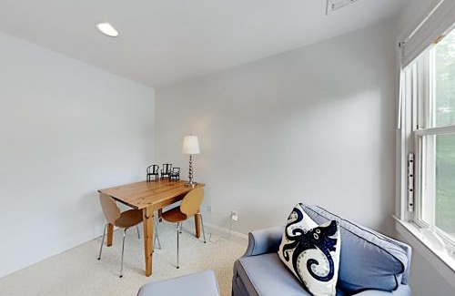 Falmouth House | Modern Beach & Town Getaway