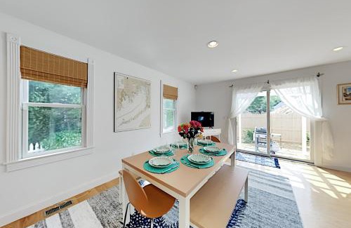 Falmouth House | Modern Beach & Town Getaway