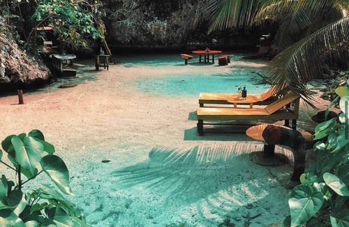 Ocho Rios Condo | Modern Beachfront 1BR, 1.5 BATH + Parking