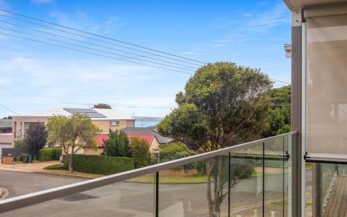 McCracken House | Modern Beachhouse, sea views