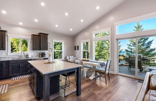 Garden City House | Modern Bear Lake House Sauna Hot Tub Arcade