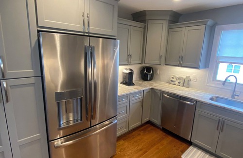 Elmwood Park Apartment | Modern Beauty - 3 BR/2 BA Apt. - 10 miles to NYC. Natural Gas Grill & Fire Pit