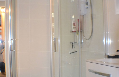 Bridgnorth House | Modern Bijou B&B or Holiday let accommodation, near Bridgnorth & Alveley WV156EA