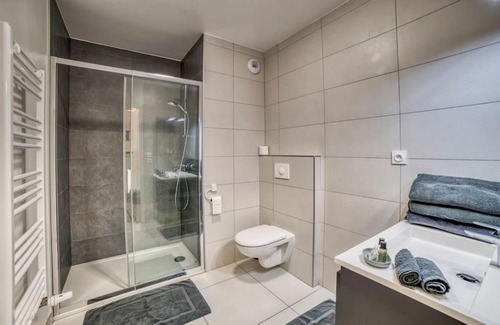 Annemasse Apartment | Modern'Blue - Gare Annemasse à 3min-Genève accès direct