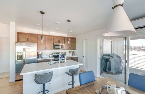 Bozeman Condo | Modern Bozeman Condo w/Balcony & Mountain Views!