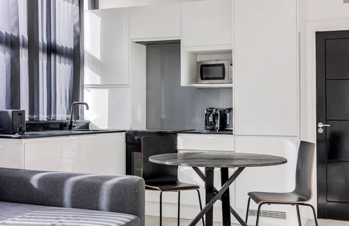 Norwood Green Apartment | Modern & bright 1BR flat in Hanwell, free parking