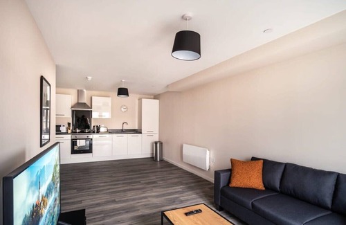 Old Trafford Apartment | Modern & Bright 2 Bed Apartment in Manchester