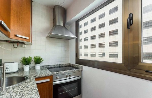 Les Corts Apartment | Modern & Bright 2-Bedroom Apartment in Les Corts – Sleeps 4