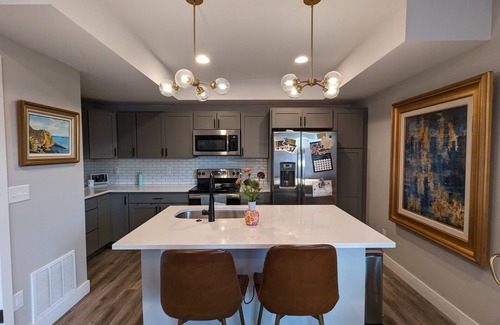 West Colfax House | Modern, bright 2 bedroom house w/an extra office, roof deck and mountain views
