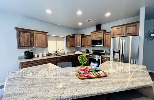 Cottonwood-Verde Village House | Modern Bright start New built
