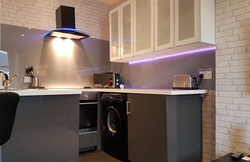 Bonnington Apartment | Modern Broughton Apartment - Walk to City Centre & St James Quarter