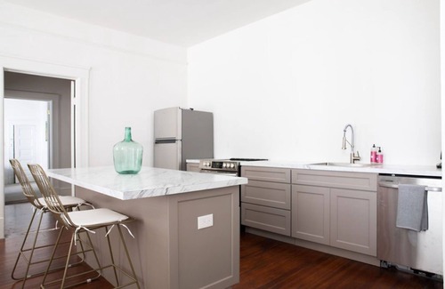 Montgomery House | Modern Bungalow Perfect for Families and Groups