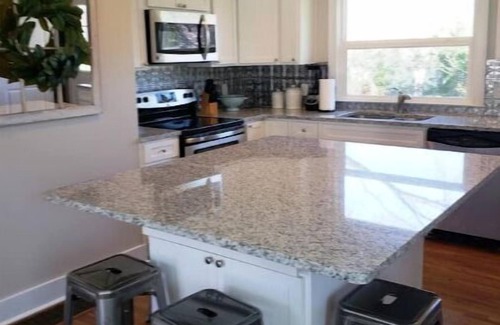 Hendersonville House | Modern Bungalow less than a mile from downtown Hendersonville