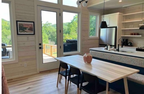 Clayton House | Modern Cabin for 8,w/Hot Tub+mtn view+1m from downtown Clayton, Outdoor Space