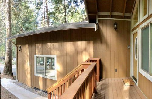 Placerville House | Modern Cabin Get Away - close to APPLE HILL