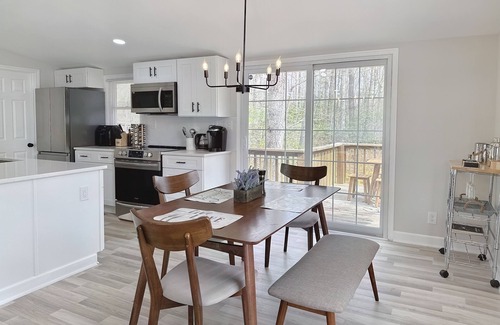 Locust Grove Cabin | Modern Cabin Getaway in Lake of the Woods Community