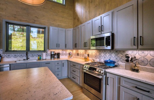Morganton Cabin | Modern Cabin in Blue Ridge - August & Fall Availbility - Bring Your BOAT !