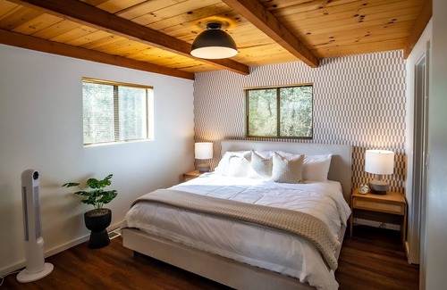 Strawberry Cabin | Modern Cabin in the Pines, Large Deck & Great View