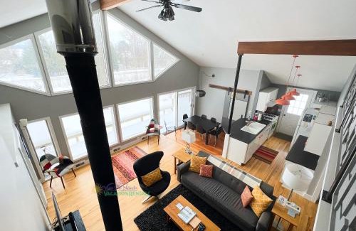Lake Township House | Modern cabin on 40 acres. Near Honor. A/C. Pet ok.