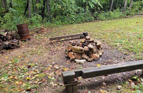Nancy House | Modern Cabin on wooded 20 acres with scenic view in Nancy, KY