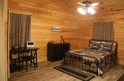 Nancy House | Modern Cabin on wooded 20 acres with scenic view in Nancy, KY