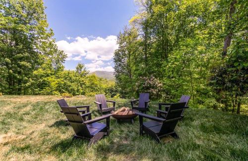 Topton House | Modern Cabin, Secluded, Views, Lake, Private Dock, WIFI