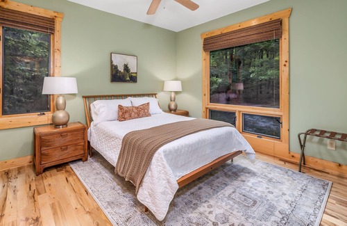Tracy City Cabin | Modern Cabin w/Incredible Views near Monteagle. Firepit! Hiking!