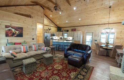 Topton House | Modern Cabin walking distance to Lake Nantahala Views. No access. Hot Tub!