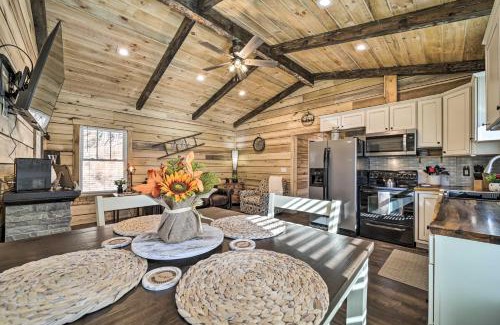 Pisgah Forest House | Modern Cabin with Fire Pit Less Than 3 Mi to Trails!