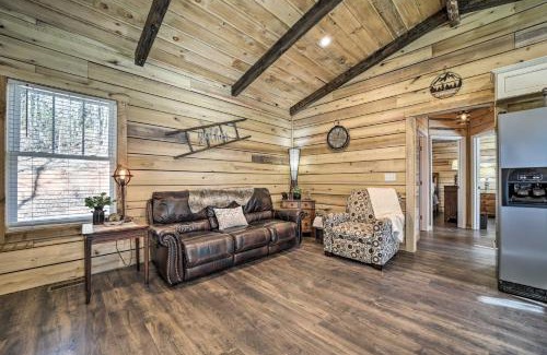 Pisgah Forest House | Modern Cabin with Fire Pit Less Than 3 Mi to Trails!