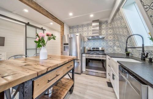 Hiawassee House | Modern Cabin with View, Pet-Friendly, Close to town