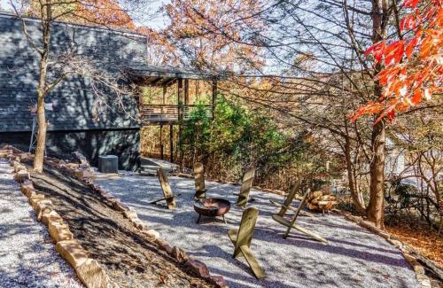 Hiawassee House | Modern Cabin with View, Pet-Friendly, Close to town