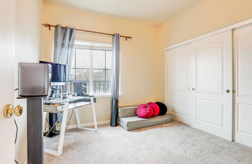 Pleasant Grove House | Modern California Escape Near Kayaking & Downtown!