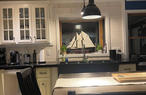 Boothbay Harbor House | Modern Cape -3 Bedroom- Boothbay Harbor - Near Ocean -Golf-Botanical Gardens