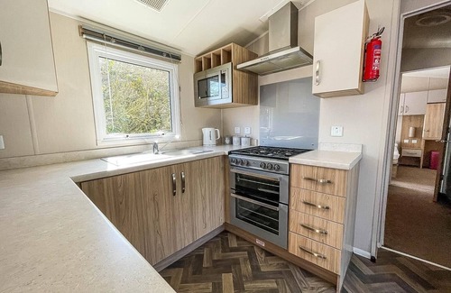 Corton House | Modern caravan with decking at Azure Seas along the Suffolk coast ref 32065AZ
