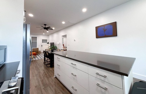 Wilmington House | Modern Cargo District Gem | Walk to Shops & Downtown | King Bed