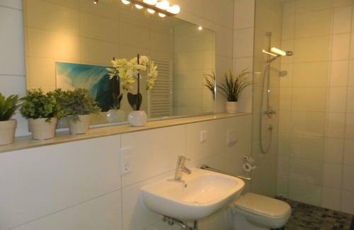 Bahnstadt Condo | Modern, central 2 ZKB apartment m. Balcony in Heidelberg-Bahnstadt f. 2-4 people