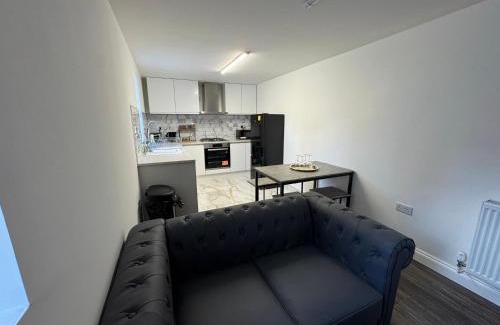 Wellingborough Apartment | Modern Central Apartments with Balcony