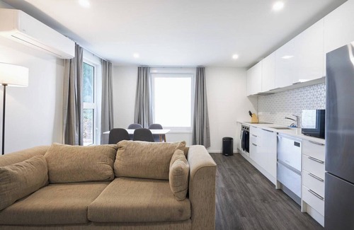 Dunedin City Centre Apartment | Modern Central Apartment, Flexible Bed Options