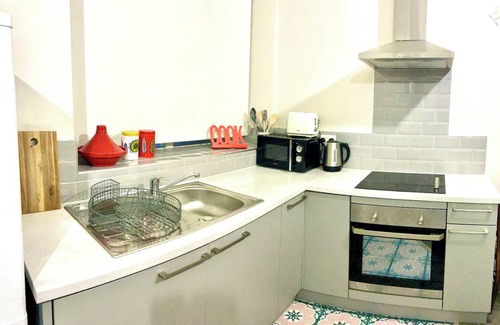 Sheffield City Centre Apartment | Modern Central Edwardian Apartment 4pp Private Ent