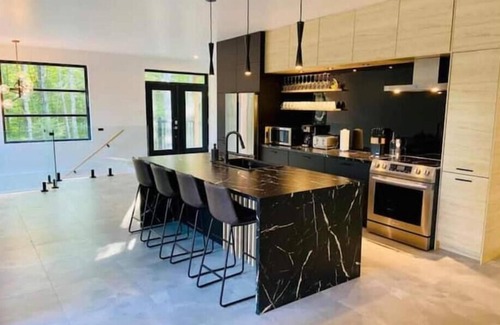 Beaulac-Garthby Ski Chalet | Modern Chalet 2022 3 Bed/2Bath