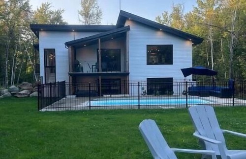 Beaulac-Garthby Ski Chalet | Modern Chalet 2022 3 Bed/2Bath
