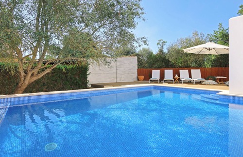 Son Baulo House | Modern chalet: private pool, 2 terraces, 700m to beach, quiet residential area