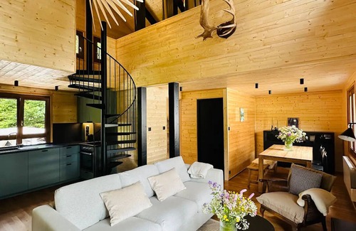 Sapois Cottage | Modern chalet with fireplace and pets welcome near Gérardmer