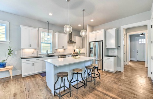 Oakhurst House | Modern Charlotte Home ~ 4 Mi to Downtown!