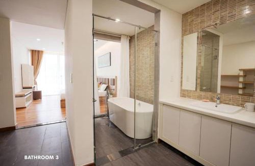 Hai Chau Apartment | Modern & Charming Penthouse 5BRs in Da Nang Center